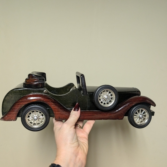 Classic Wooden Car - Picture 2 of 7